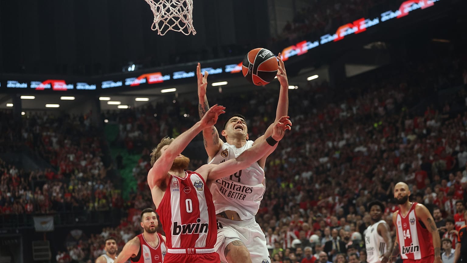 Imagen de la final de la Euroliga entre Olympiacos y Real Madrid