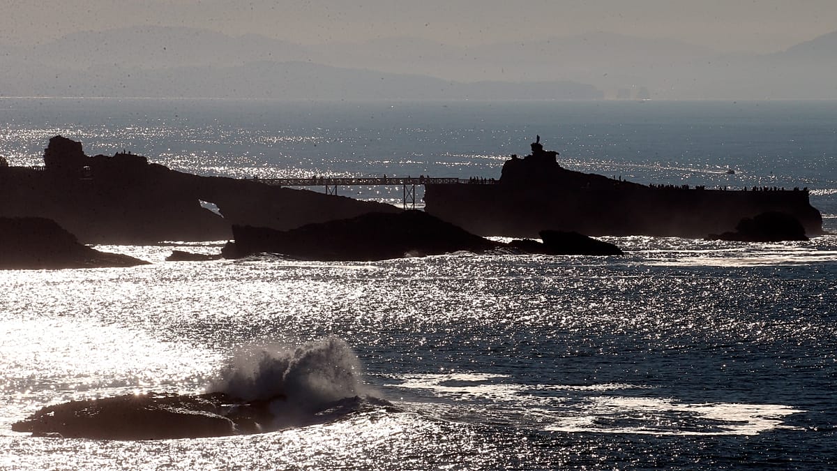 Two swimmers killed as French authorities warn of deadly riptides across Atlantic coastline