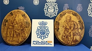 Imagen de las piezas de arte recuperadas por la Policía tras estar perdidas durante un centenario.