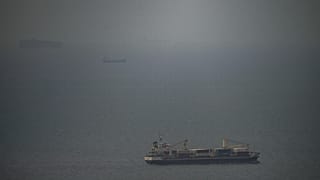 Le cargo jordanien « Baghdad » navigue dans le golfe Persique en direction du détroit d’Ormuz, aux Émirats arabes unis, le 22 avril 2026