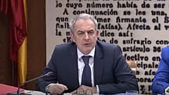 Zapatero durante una comparecencia.