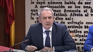 Zapatero durante una comparecencia.