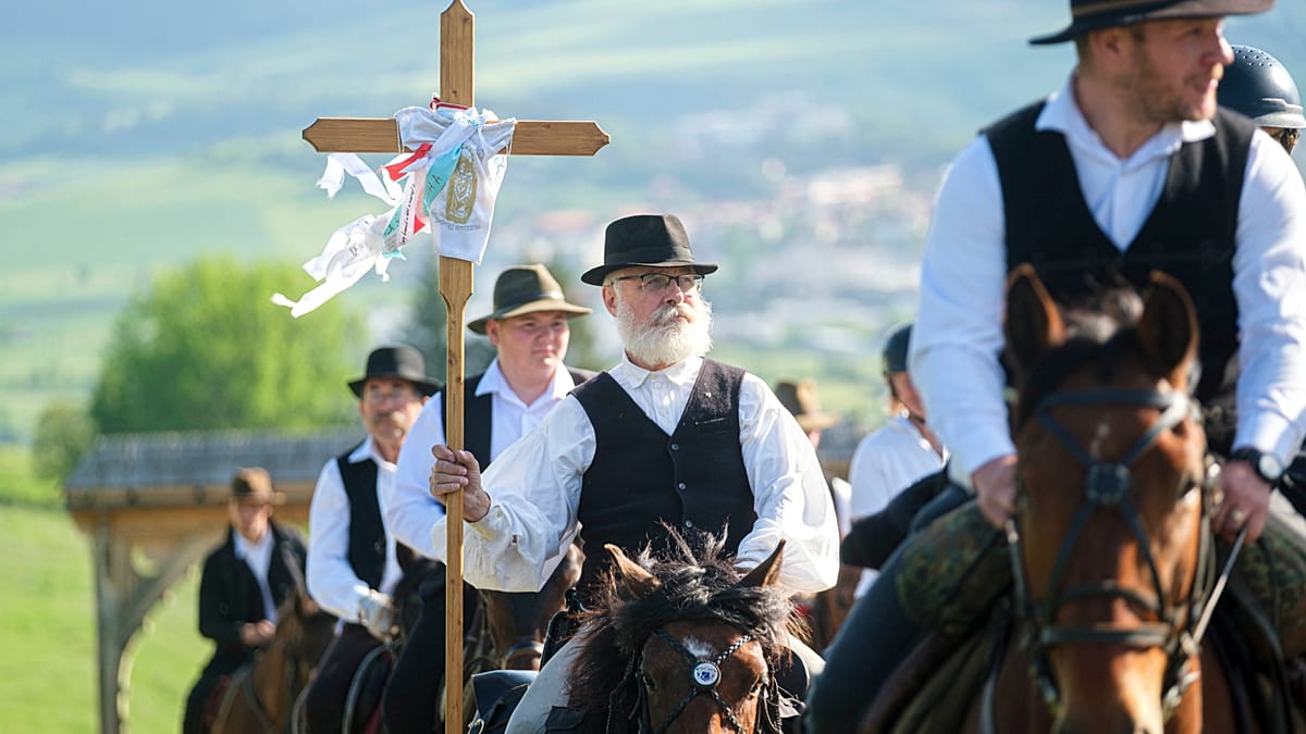 Hongrie : festivités de la Pentecôte au plus grand musée ethnographique en plein air