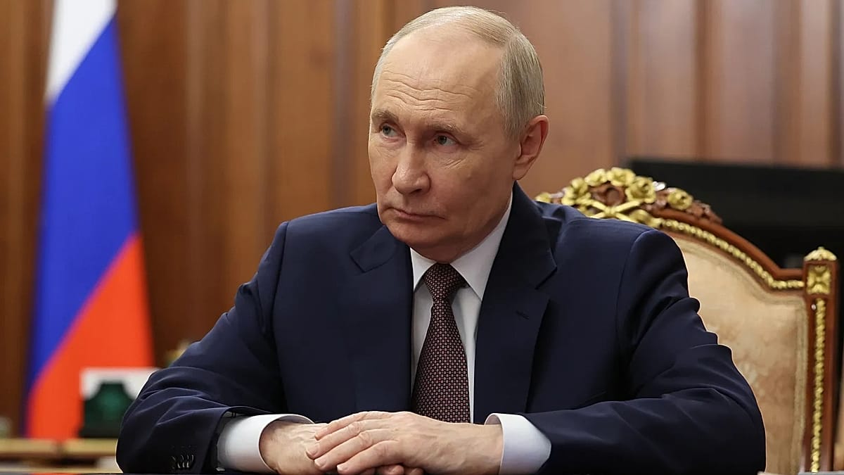 Russia urges foreign residents and diplomats to leave Kyiv as it threatens more strikes