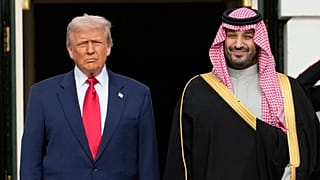 الرئيس الأمريكي دونالد ترامب إلى جانب ولي العهد السعودي محمد بن سلمان خلال زيارة الأخير إلى البيت الأبيض في واشنطن، في 18 نوفمبر 2025.