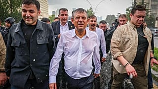 Özgür Özel 24 Mayıs'ta TBMM yürüyüşünde.