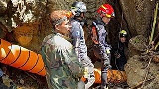 Kurtarma ekipleri, 25 Mayıs 2026'da Xaisomboun eyaletindeki bir mağarada mahsur kalan yedi kişiye ulaşmak için çalışıyor.