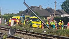 Los equipos de rescate en el lugar de un accidente entre un tren y un vehículo en Buggenhout, Bélgica, el martes 26 de mayo de 2026.