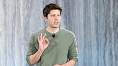 Le PDG d’OpenAI Sam Altman s'adresse aux médias lors de la présentation de l’intégration du moteur de recherche Microsoft Bing et du navigateur Edge avec OpenAI