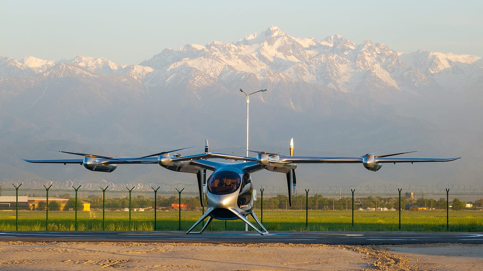 Primo volo di prova di un taxi aereo in Kazakistan