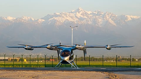 Kazajistán acoge el primer vuelo de prueba de un taxi aéreo
