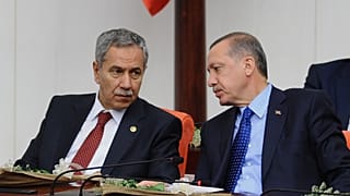 ARŞİV: Dönemin Başbakanı Recep Tayyip Erdoğan (sağda) ve Başbakan Yardımcısı Bülent Arınç, TBMM açılış töreni sırasında / 1 Ekim 2012 Pazartesi
