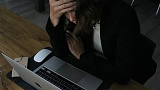 Tristeza, cansaço exaustivo e desgaste emocional: o retrato dos trabalhadores em Portugal
