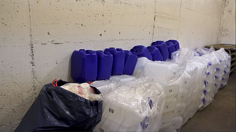 Mehrere hundert Wasserkanister und Stühle hat der Verein bereits besorgt. Der Vorschlag, als Schutzraum zu arbeiten, steht schon seit über einem Jahr.