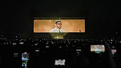 ARCHIV (10.12.2025): Der puerto-ricanische Musiker Bad Bunny tritt bei einem Konzert seiner Tournee «DeBÍ TiRAR MáS FOToS» in Mexiko-Stadt auf.