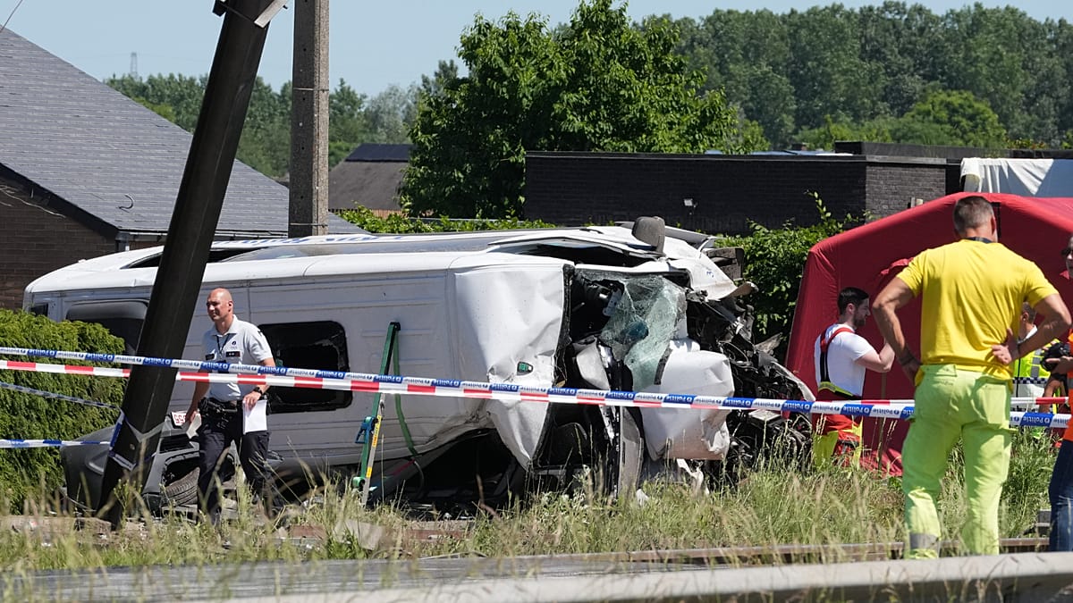 Belgium level crossing crash ‘one of the worst’ in country’s history Belgium level crossing crash ‘one of the worst’ in country’s history