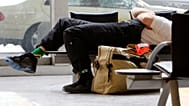 Die neue Skyline-Bahn sollte die Reisenden schnell ans Terminal bringen, nun heißt es wieder länger warten. (Symbolbild)