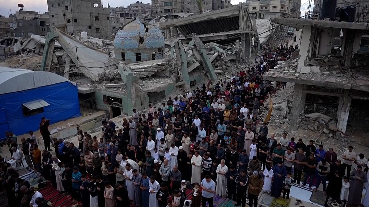 In war-torn Gaza, Palestinians mark Eid al-Adha among the rubble