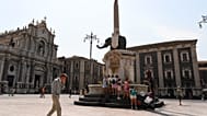 Άποψη της Πιάτσα Ντουόμο στην Κατάνια, στη Σικελία, στη νότια Ιταλία,