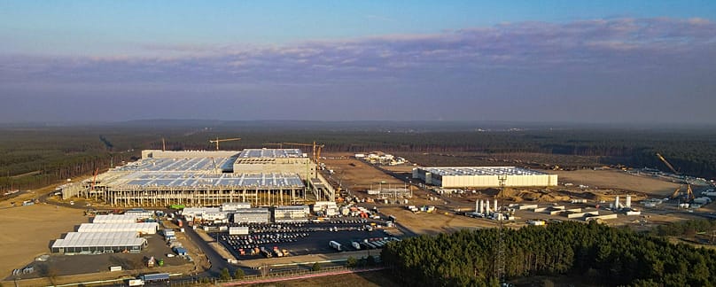 Im Berliner Umfeld steht ein großes Tesla-Werk, bei Dresden hat sich Infineon angesiedelt. 