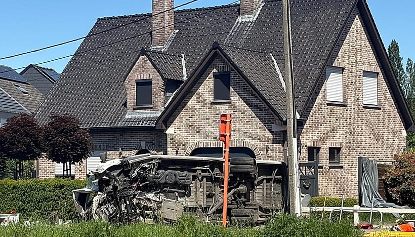 Belgio in lutto a un giorno dallo scontro mortale tra treno e scuolabus ...