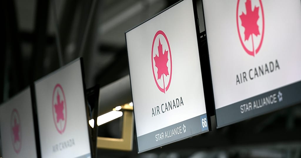 Canada orders 21-day isolation for travellers from Ebola zones