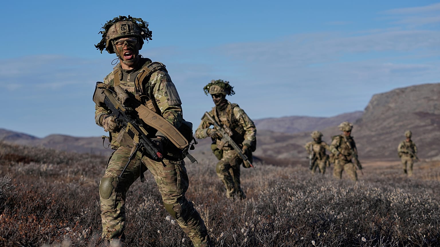 ARŞİV - Danimarka silahlı kuvvetleri, 17 Eylül 2025 Çarşamba günü Grönland'ın Kangerlussuaq kentinde çeşitli Avrupa NATO üyelerinden yüzlerce askerle tatbikat yapıyor.