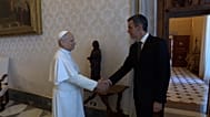 Papież Leon XIV wita premiera Hiszpanii Pedro Sáncheza w Pałacu Apostolskim