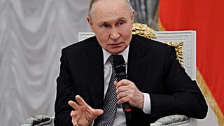 A Rússia pediu aos diplomatas em Kiev que saíssem o mais depressa possível.