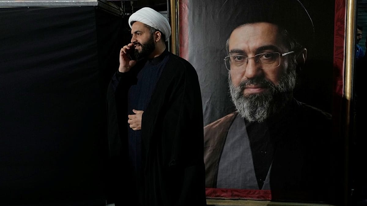 اتهامات لعراقجي بالخيانة وتهديدات بإسقاط الحكومة.. كيف يحاول متشددو إيران نسف الاتفاق مع واشنطن؟