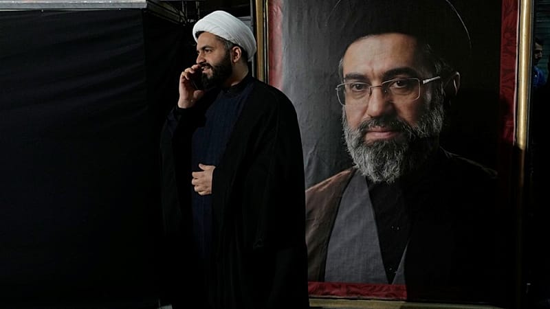 اتهامات لعراقجي بالخيانة وتهديدات بإسقاط الحكومة.. كيف يحاول متشددو إيران نسف الاتفاق مع واشنطن؟ 
