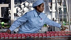 Arbeiterin in chinesischer Fabrik, Archiv