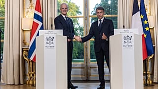 Le président français Emmanuel Macron et le Premier ministre norvégien Jonas Gahr Store