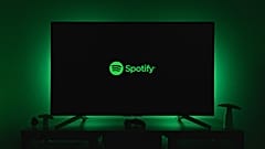 Das Spotify-Logo auf einem Flachbildfernseher