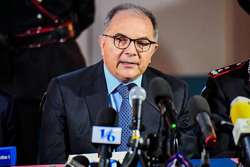 Il procuratore capo di Palermo, Maurizio De Lucia, si rivolge ai giornalisti durante una conferenza stampa a Palermo, Sicilia, 16 gennaio 2023