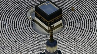 Arabie Saoudite : des milliers de pèlerins musulmans accomplissent le Hadj à La Mecque