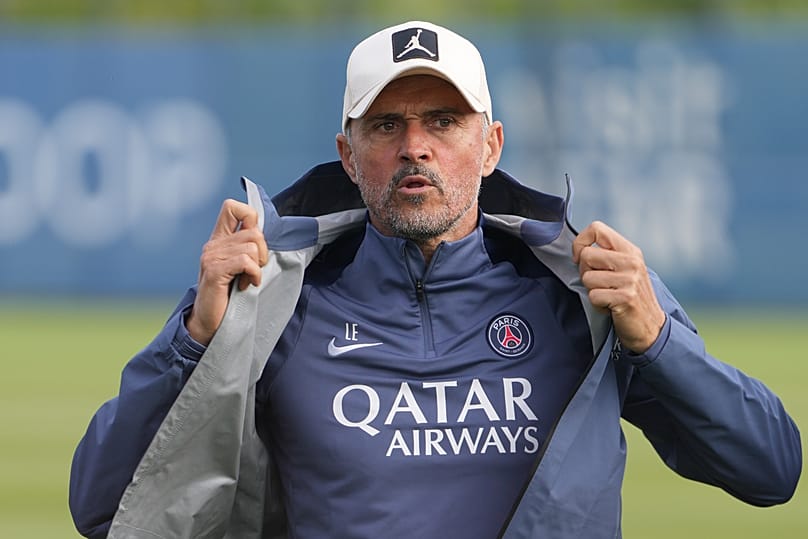 Luis Enrique, a PSG vezetőedzője egy edzésen a Paris Saint-Germain edzőközpontjában 2026. május 20-án