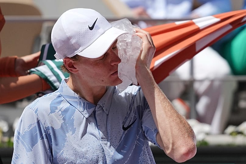 Jannik Sinner during a break at the second round men's singles tennis match in Paris, 28 May, 2026