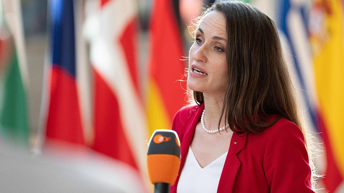 Video. Drone incursion is ‘Russia’s full responsibility’, minister says Video. Drone incursion is ‘Russia’s full responsibility’, minister says