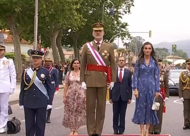 Los Reyes y la princesa Leonor a su llegadaal desfile