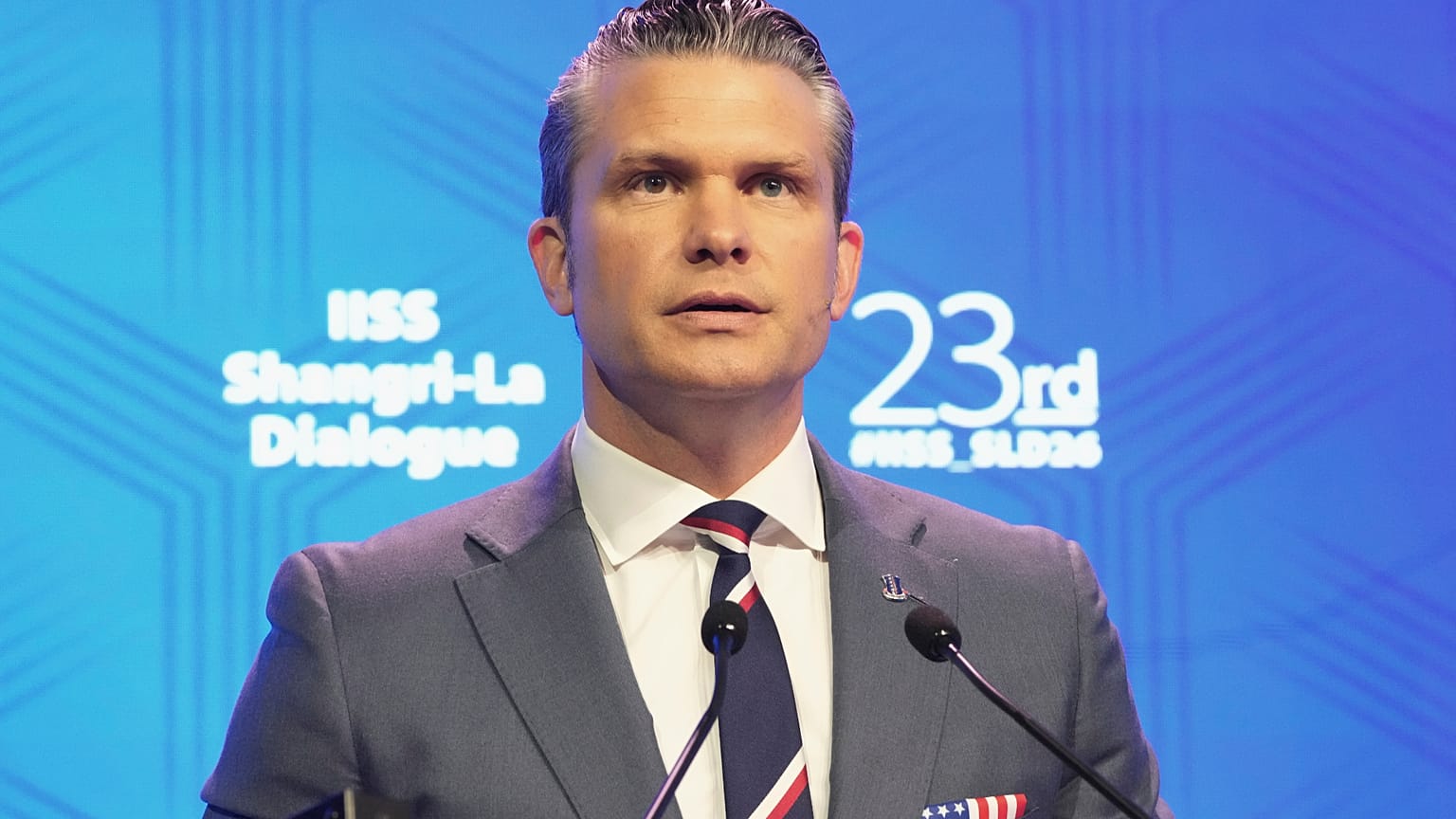 الولايات المتحدة وزير الدفاع بيت هيجسيث يلقي خطابه خلال حوار شانغريلا، المنتدى الدفاعي والأمني السنوي في آسيا، في سنغافورة، السبت 30 مايو 2026. 