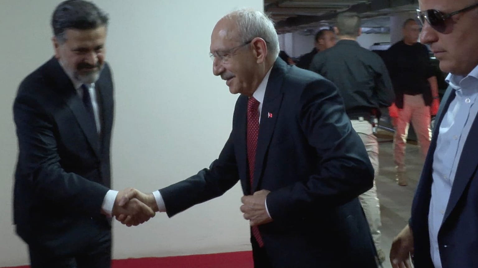Kemal Kılıçdaroğlu CHP Genel Merkezi'ne giriş yaparken. / 30 Mayıs Cumartesi
