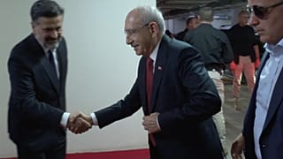 Kemal Kılıçdaroğlu CHP Genel Merkezi'ne giriş yaparken. / 30 Mayıs Cumartesi