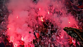 Οι οπαδοί της Παρί πανηγυρίζουν