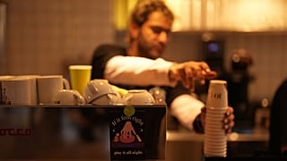 عکس تزئینی از یک کافه در تهران