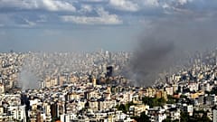 يتصاعد الدخان من أحياء استهدفتها غارات جوية إسرائيلية في الضاحية الجنوبية لبيروت، لبنان، الأربعاء 2 أكتوبر/تشرين الأول 2024