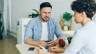 In vielen Ländern der Welt brechen die Geburtenraten ein.