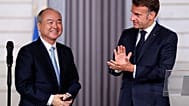 Frankreichs Präsident Emmanuel Macron und Masayoshi Son, Vorstandschef der SoftBank Group, nach einer gemeinsamen Erklärung im Élyséepalast in Paris. 1. Juni 2026