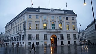 صورة للمستشارية النمساوية في فيينا، النمسا، يوم الأحد 5 يناير/كانون الثاني 2025، حيث رشّح حزب الشعب النمساوي الأمين العام كريستيان ستوكر لمنصب المستشار المؤقت بعد الاستقالة ال