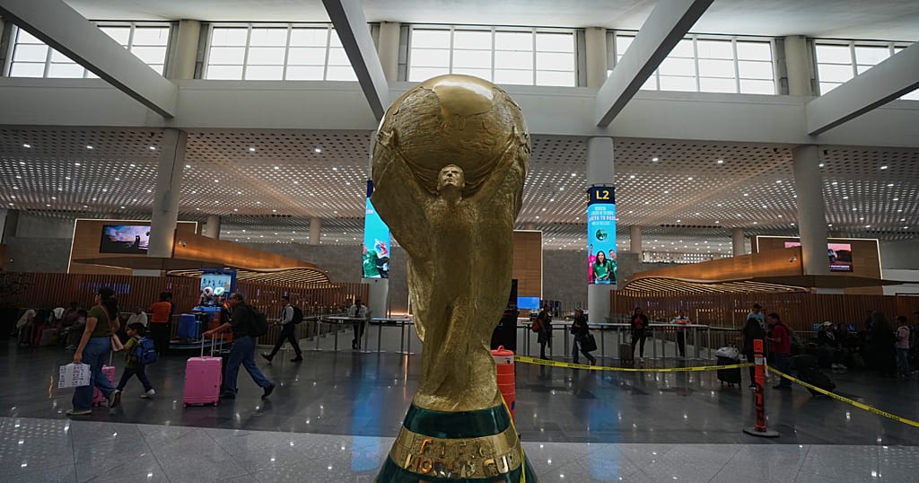 Mexico sets record with giant augmented reality World Cup mural